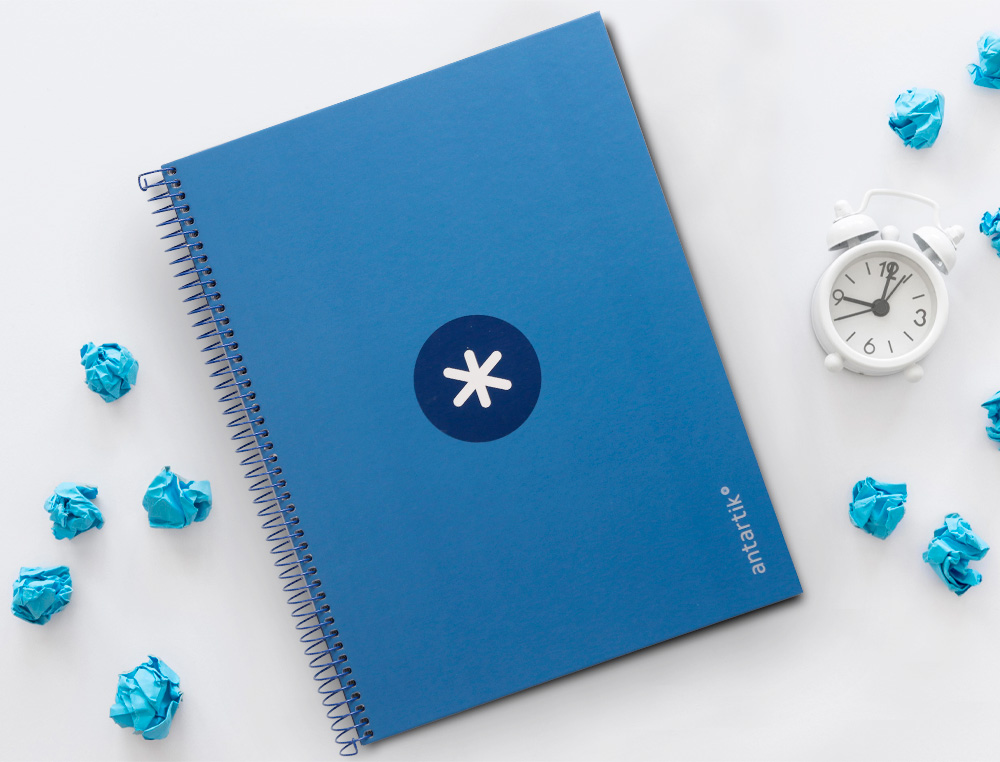 CUADERNO ESPIRAL A4 MICRO ANTARTIK TAPA FORRADA80H 90 GR HORIZONTAL 1 BANDA 4 TALADROS COLOR AZUL OSCURO