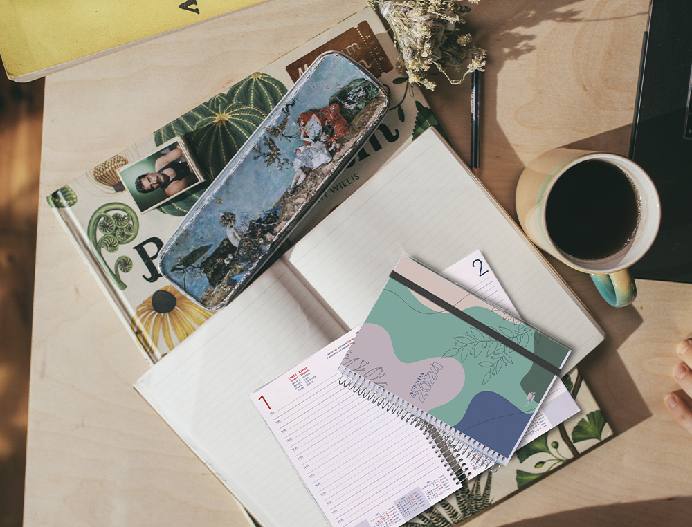 AGENDA ESPIRAL LIDERPAPEL TINOS A6 2024 DIA PAGINA PORTADA POLIPROPILENO PERSONALIZABLE PAPEL 70 GR