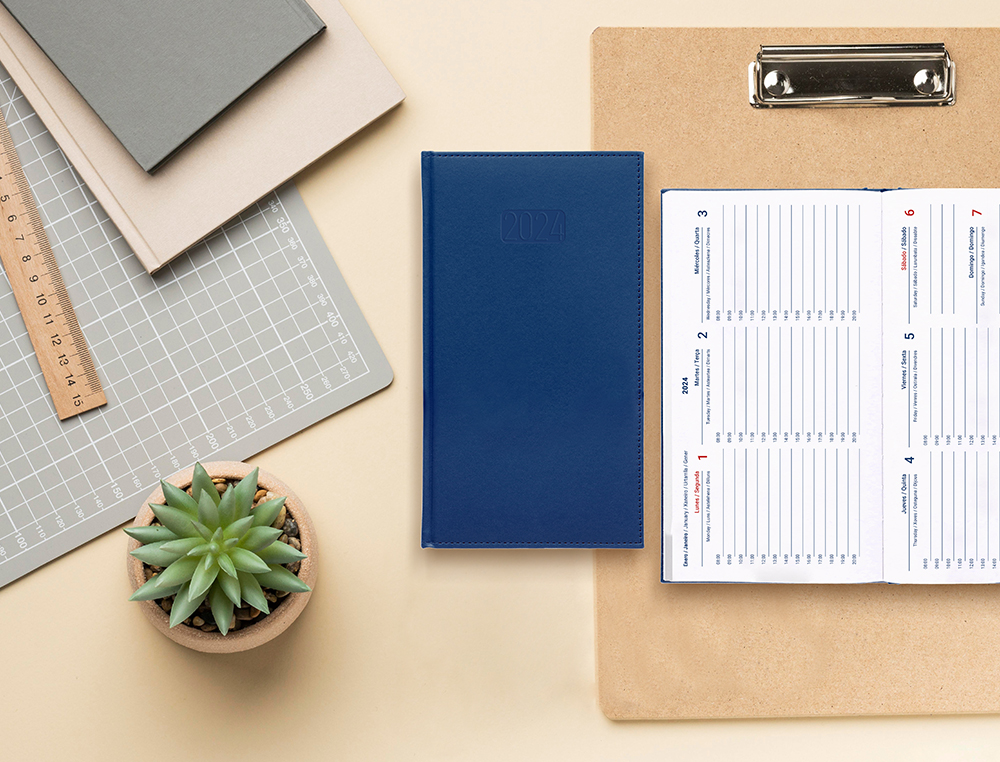 AGENDA ENCUADERNADA LIDERPAPEL CRETA 8X15 CM 2024 SEMANA VISTA COLOR AZUL PAPEL 70 GR