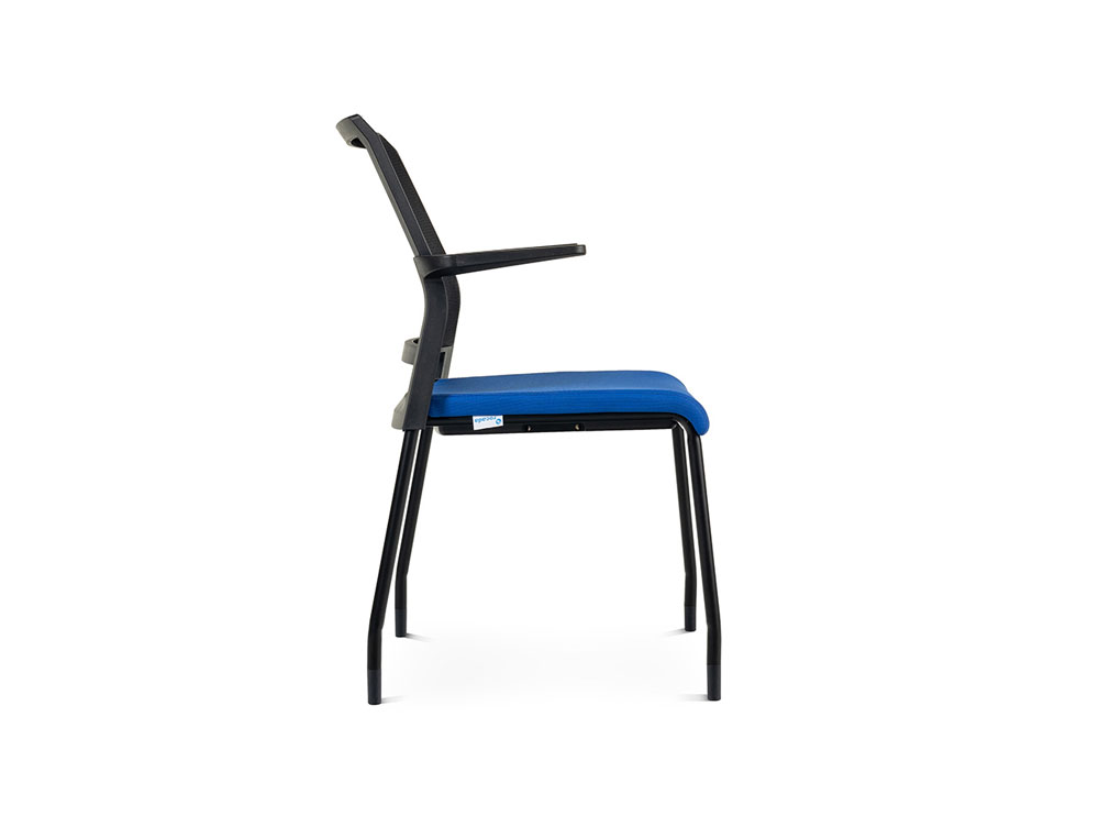 CADEIRA ROCADA CONFIDENTE BRACOS FIXOS ESTRUTURA METALICA ASSENTO TECIDO ANTI FOGO AZUL ENCOSTO MALHA 575X585X885 MM