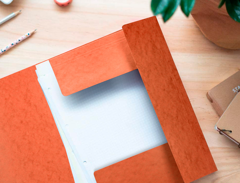 CARPETA Q-CONNECT GOMAS KF02170 CARTON SIMIL-PRESPAN SOLAPAS 320X243 MM NARANJA